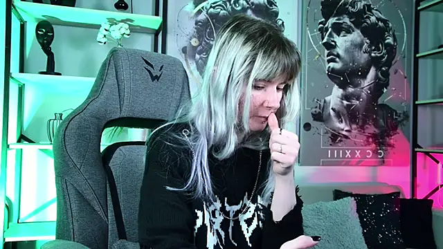 LexiWenford online show from 8, 4, 2026