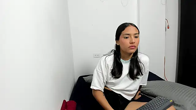 Snapshot of monse_02 chatting on 30, 5, 2026 monse 02 online show from 30, 5, 2026