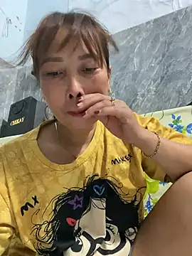 Linaannn online show from 5, 4, 2026