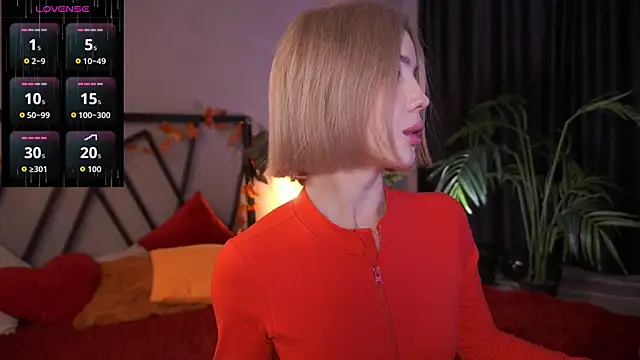 Snapshot of LindaThacker chatting on 17, 11, 2025 LindaThacker online show from 17, 11, 2025