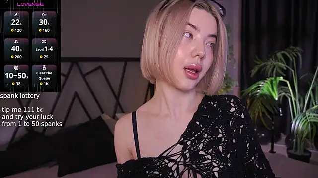 Snapshot of LindaThacker chatting on 20, 12, 2025 LindaThacker online show from 20, 12, 2025