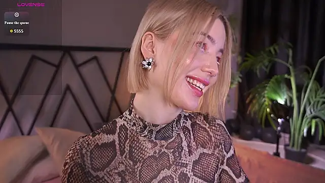 Snapshot of LindaThacker chatting on 2, 3, 2026 LindaThacker online show from 2, 3, 2026