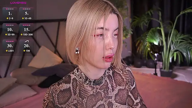 Snapshot of LindaThacker chatting on 2, 3, 2026 LindaThacker online show from 2, 3, 2026