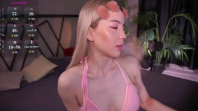 Snapshot of LindaThacker chatting on 31, 3, 2026 LindaThacker online show from 31, 3, 2026