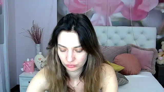 Snapshot of VioletUmi chatting on 28, 2, 2025 VioletUmi online show from 28, 2, 2025