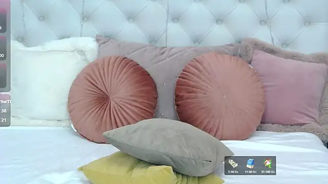 Snapshot of VioletUmi chatting on 28, 2, 2025 VioletUmi online show from 28, 2, 2025
