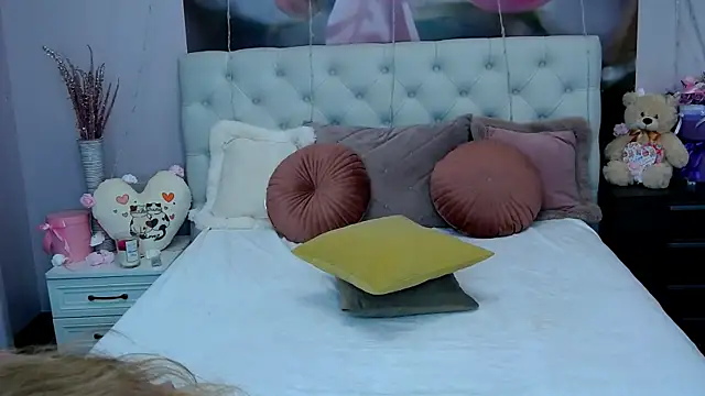 Snapshot of VioletUmi chatting on 12, 3, 2025 VioletUmi online show from 12, 3, 2025