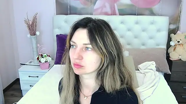 Snapshot of VioletUmi chatting on 29, 9, 2025 VioletUmi online show from 29, 9, 2025