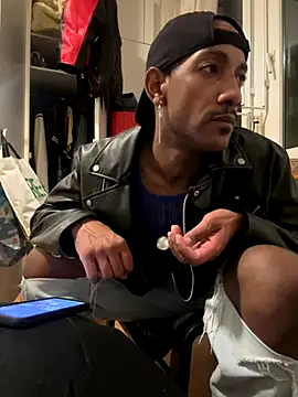 Snapshot of esteraulxxx chatting on 22, 9, 2025 esteraulxxx online show from 22, 9, 2025