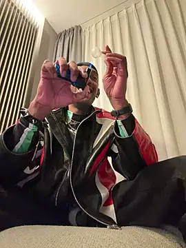 Snapshot of esteraulxxx chatting on 27, 9, 2025 esteraulxxx online show from 27, 9, 2025