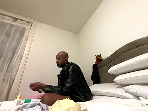 Snapshot of esteraulxxx chatting on 4, 10, 2025 esteraulxxx online show from 4, 10, 2025