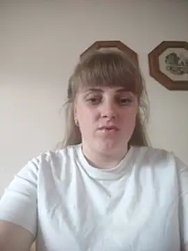 Snapshot of CoddessCrystal chatting on 4, 4, 2026 CoddessCrystal online show from 4, 4, 2026