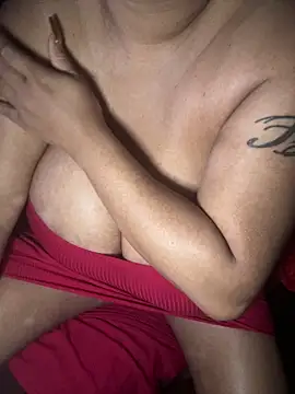 Snapshot of RoxiRedXXX chatting on 9, 5, 2026 RoxiRedXXX online show from 9, 5, 2026