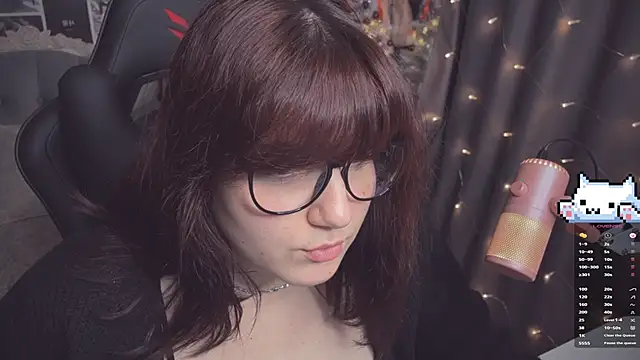 Snapshot of Diasporaaa chatting on 4, 1, 2025 Diasporaaa online show from 4, 1, 2025