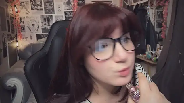 Snapshot of Diasporaaa chatting on 3, 2, 2025 Diasporaaa online show from 3, 2, 2025