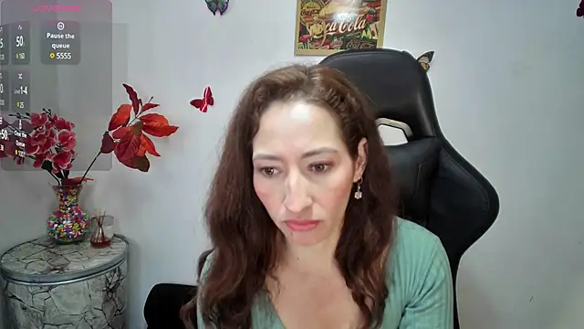 Snapshot of avatomas_02 chatting on 8, 2, 2025 avatomas 02 online show from 8, 2, 2025