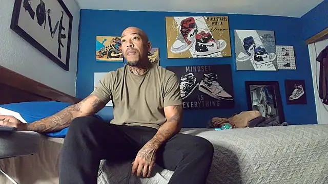 Snapshot of athephenomenal1 chatting on 13, 11, 2025 athephenomenal1 online show from 13, 11, 2025