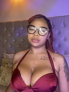 Eloisa cleavage  online show from 26, 2, 2026