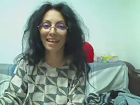 Emmatoo online show from 8, 4, 2026