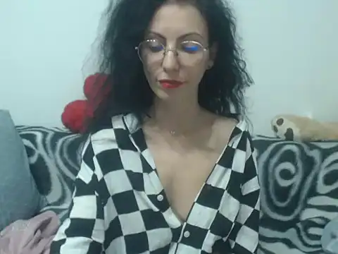 Emmatoo online show from 15, 4, 2026