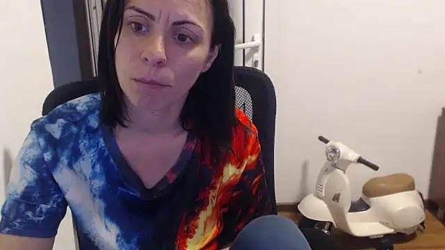 Snapshot of Emmatoo chatting on 4, 6, 2026 Emmatoo online show from 4, 6, 2026