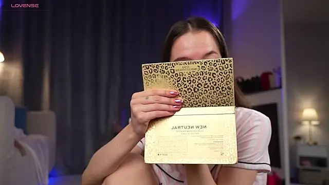 Amely Young online show from 11, 10, 2025