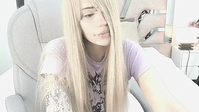 Snapshot of celestica_rose chatting on 13, 5, 2026 celestica rose online show from 13, 5, 2026