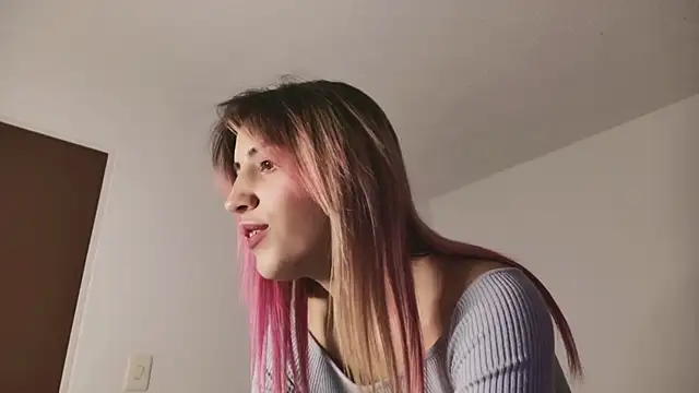 Snapshot of linnie_ chatting on 7, 3, 2025 linnie  online show from 7, 3, 2025