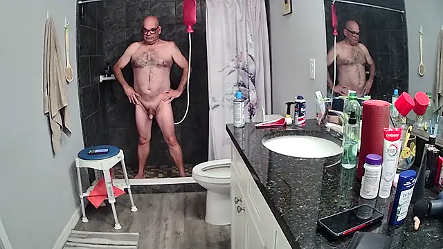 Snapshot of lou63ponce chatting on 10, 9, 2025 lou63ponce online show from 10, 9, 2025