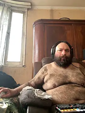 Snapshot of hairyhulk chatting on 19, 10, 2025 hairyhulk online show from 19, 10, 2025