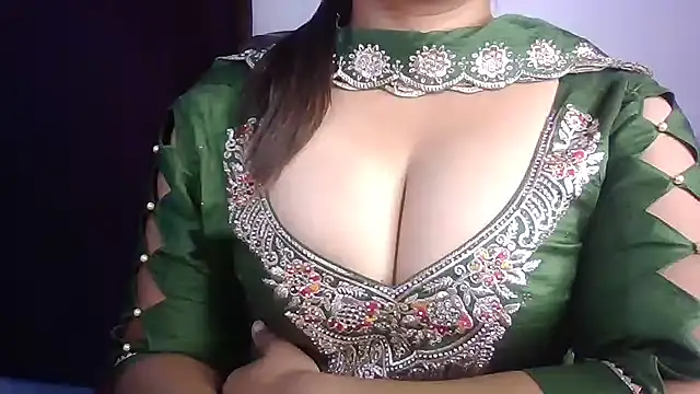 Snapshot of KhwahisHH chatting on 22, 9, 2025 KhwahisHH online show from 22, 9, 2025