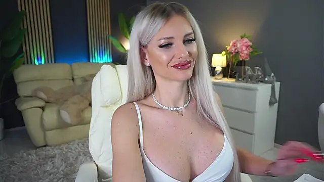 Snapshot of SweetBlondy35 chatting on 19, 2, 2026 SweetBlondy35 online show from 19, 2, 2026