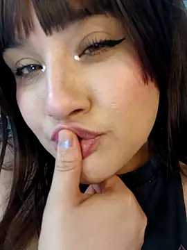 ItsNaiixa online show from 10, 4, 2026