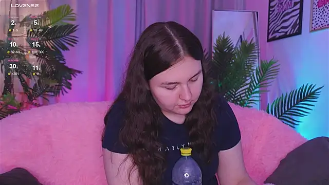 Snapshot of Mia__Peach chatting on 10, 3, 2025 Mia Peach online show from 10, 3, 2025