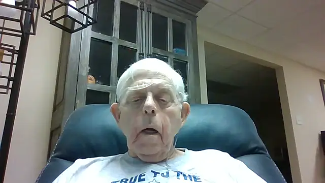 Snapshot of bootlegmanz chatting on 25, 5, 2026 bootlegmanz online show from 25, 5, 2026