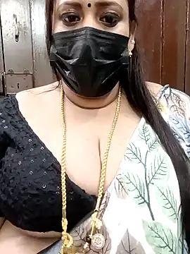 Snapshot of ashikaa_r chatting on 2, 3, 2025 ashikaa r online show from 2, 3, 2025