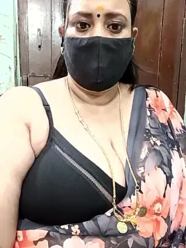 Snapshot of ashikaa_r chatting on 3, 11, 2025 ashikaa r online show from 3, 11, 2025