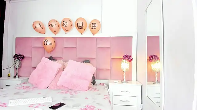 DaphneLloyd online show from 27, 1, 2025