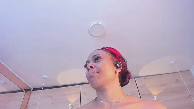 Snapshot of martina_touss chatting on 24, 4, 2026 martina touss online show from 24, 4, 2026