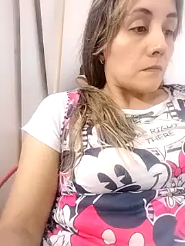 Isabel23zr online show from 26, 2, 2025