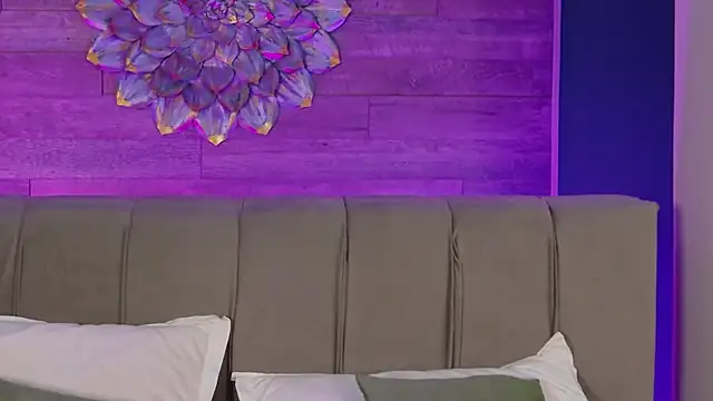 Snapshot of LoraDevine chatting on 25, 5, 2026 LoraDevine online show from 25, 5, 2026