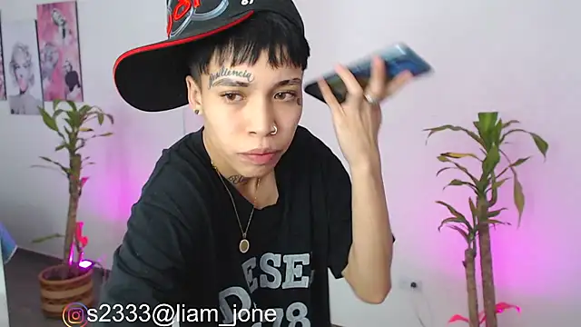 Jonesliam23 online show from 18, 12, 2024