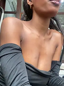 Snapshot of adaraSmiith chatting on 12, 12, 2024 adaraSmiith online show from 12, 12, 2024