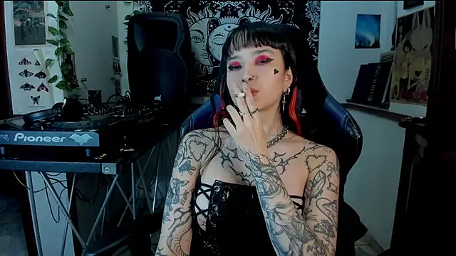 Demongirl6666 online show from 16, 2, 2025