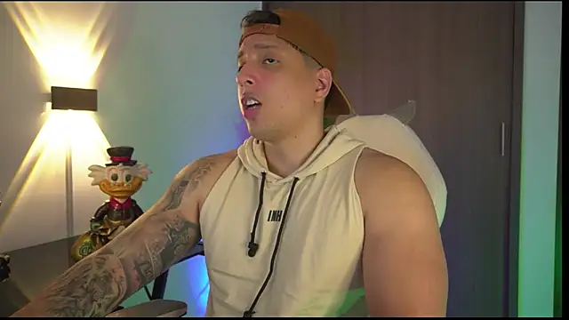 Snapshot of appolo_allen chatting on 23, 10, 2025 appolo allen online show from 23, 10, 2025