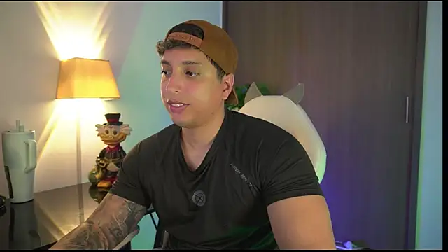 Snapshot of appolo_allen chatting on 6, 11, 2025 appolo allen online show from 6, 11, 2025