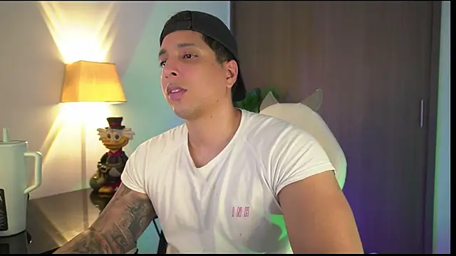 Snapshot of appolo_allen chatting on 7, 11, 2025 appolo allen online show from 7, 11, 2025