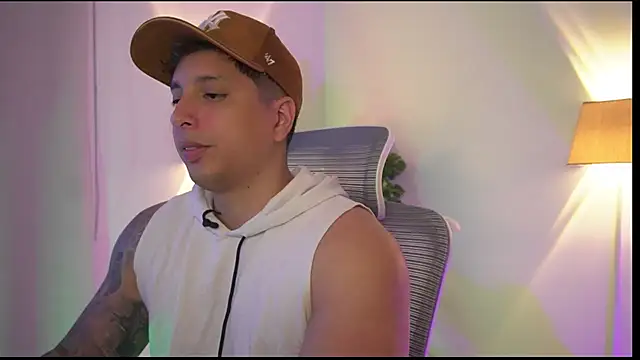 Snapshot of appolo_allen chatting on 19, 11, 2025 appolo allen online show from 19, 11, 2025