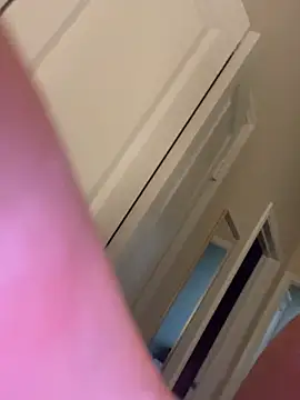 Snapshot of Marilin33 chatting on 18, 12, 2025 Marilin33 online show from 18, 12, 2025