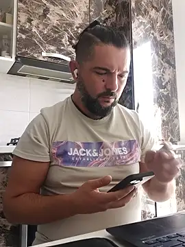 Snapshot of Winchesterguy chatting on 11, 9, 2025 Winchesterguy online show from 11, 9, 2025